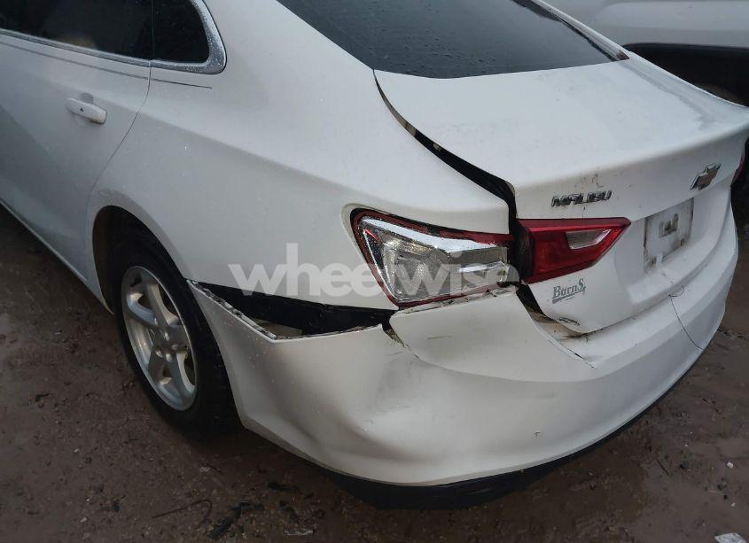 Photo 6 of 2017 Chevrolet Malibu LS (VIN 1G1ZB5ST3HF202130)