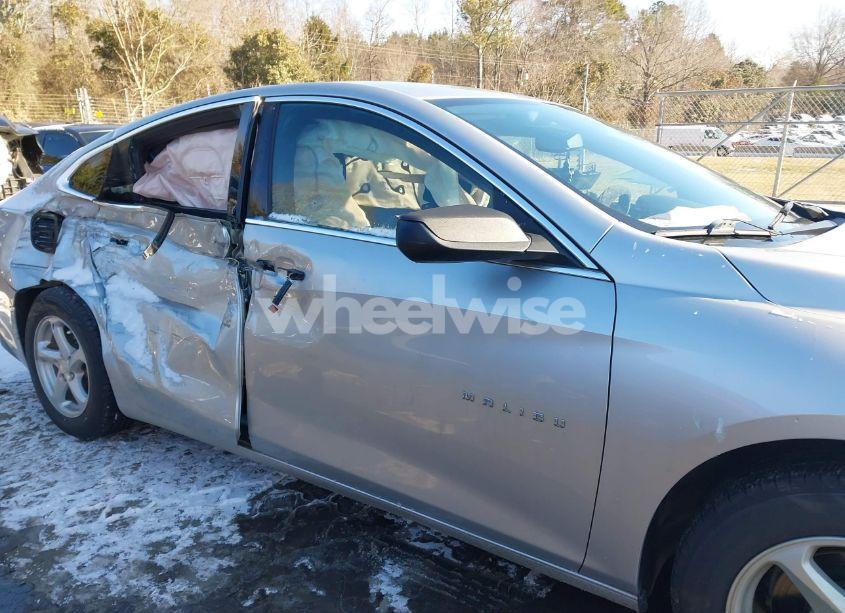 Photo 13 of 2017 Chevrolet Malibu LS (VIN 1G1ZB5ST3HF212950)