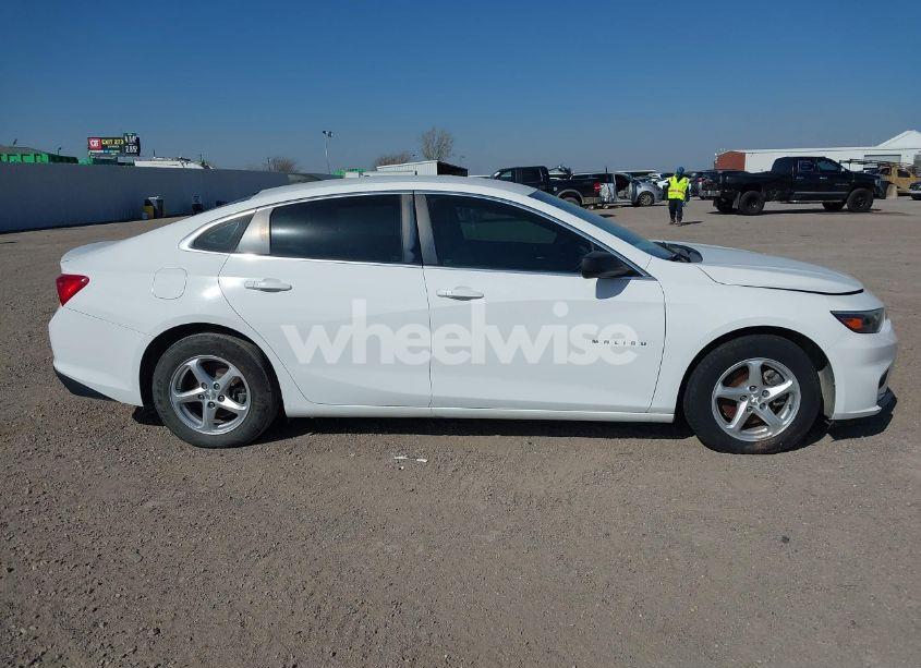 Photo 13 of 2017 Chevrolet Malibu LS (VIN 1G1ZB5ST3HF265910)