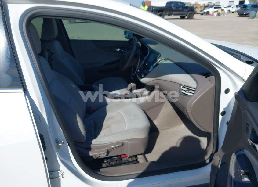 Photo 5 of 2017 Chevrolet Malibu LS (VIN 1G1ZB5ST3HF265910)