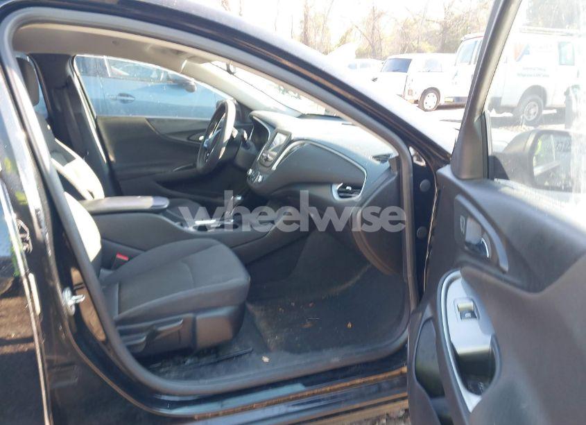 Photo 5 of 2018 Chevrolet Malibu 1LS (VIN 1G1ZB5ST3JF106701)