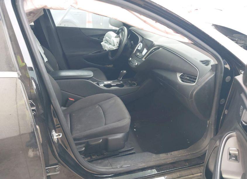 Photo 5 of 2019 Chevrolet Malibu 1LS (VIN 1G1ZB5ST3KF202233)