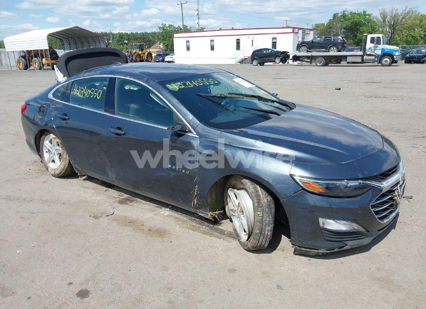 2021 Chevrolet Malibu FWD LS (VIN 1G1ZB5ST3MF060730) main photo