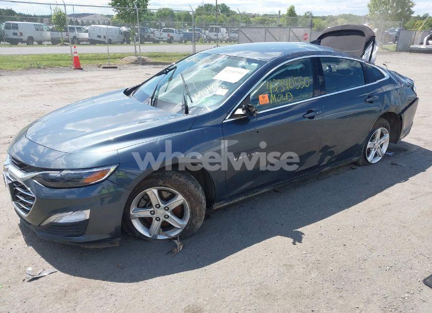Photo 2 of 2021 Chevrolet Malibu FWD LS (VIN 1G1ZB5ST3MF060730)