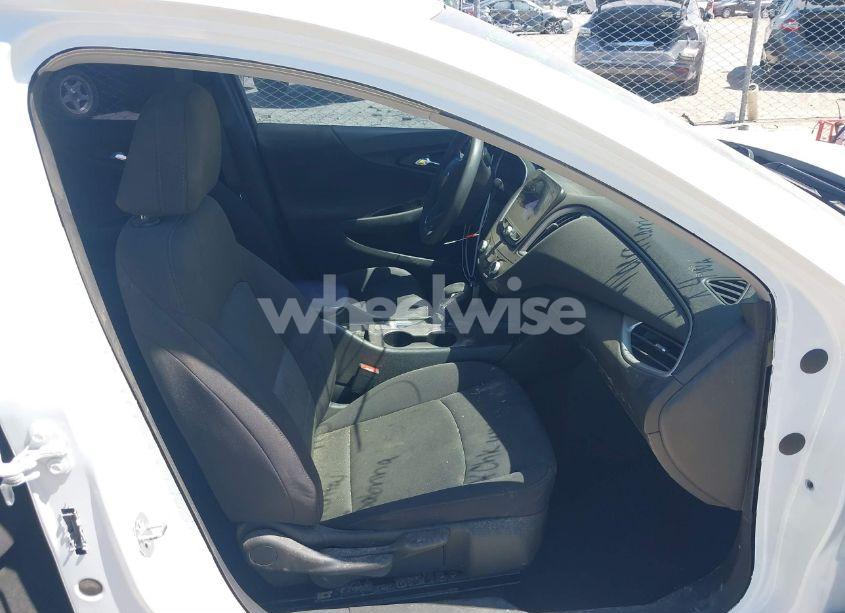 Photo 5 of 2021 Chevrolet Malibu FWD LS (VIN 1G1ZB5ST3MF089578)