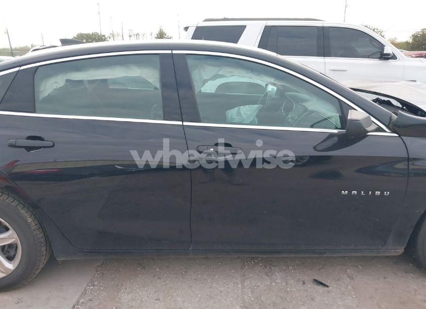 Photo 13 of 2022 Chevrolet Malibu FWD LS (VIN 1G1ZB5ST3NF189004)