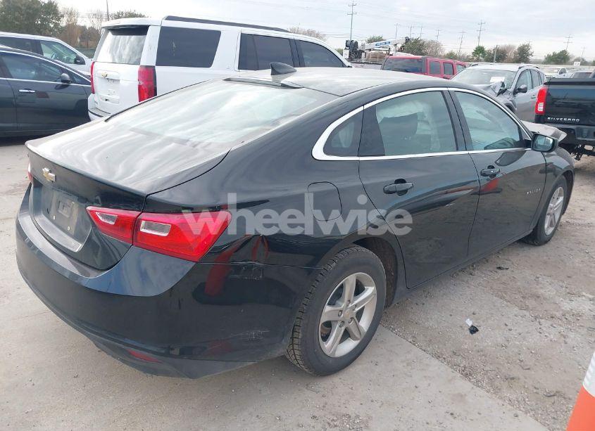 Photo 4 of 2022 Chevrolet Malibu FWD LS (VIN 1G1ZB5ST3NF189004)