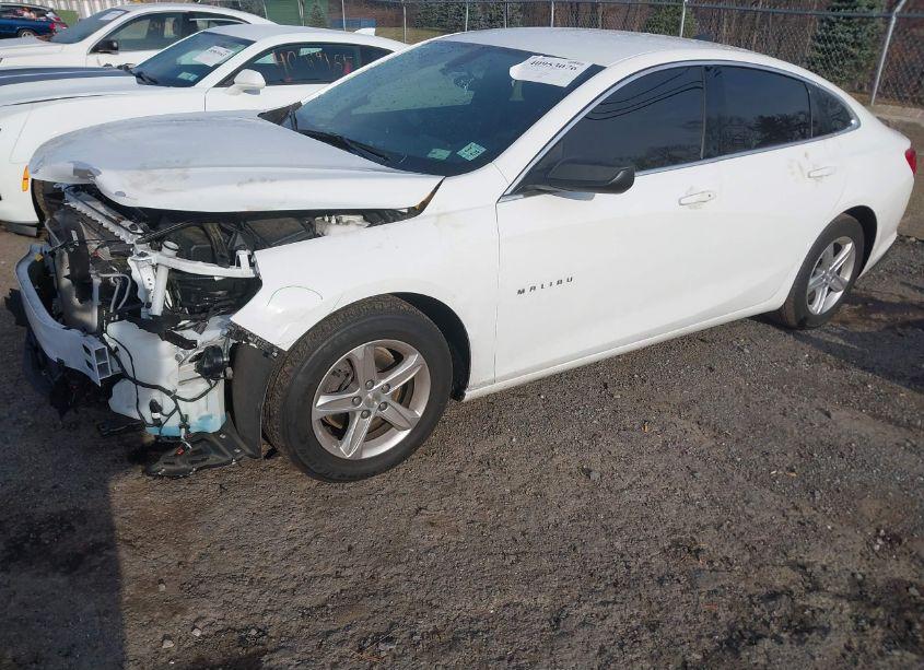 Photo 2 of 2022 Chevrolet Malibu FWD LS (VIN 1G1ZB5ST3NF211857)