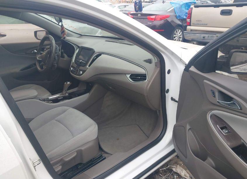 Photo 5 of 2016 Chevrolet Malibu LS (VIN 1G1ZB5ST4GF299448)