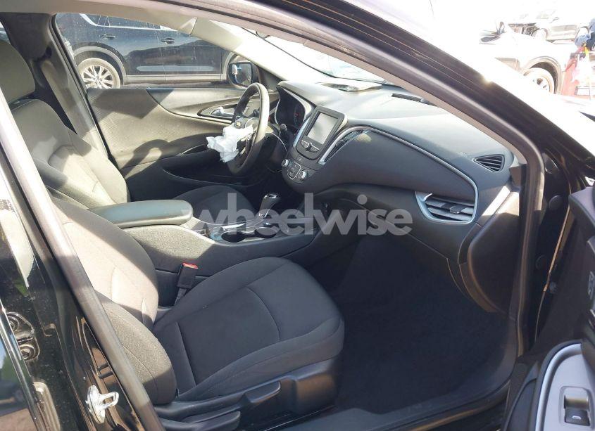 Photo 5 of 2016 Chevrolet Malibu LS (VIN 1G1ZB5ST4GF332173)