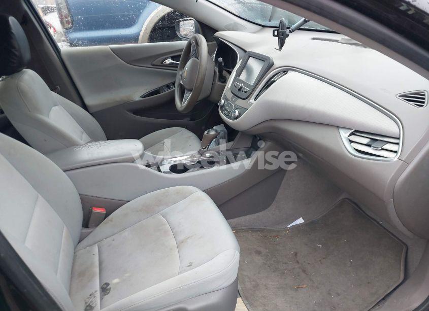 Photo 5 of 2017 Chevrolet Malibu LS (VIN 1G1ZB5ST4HF175939)