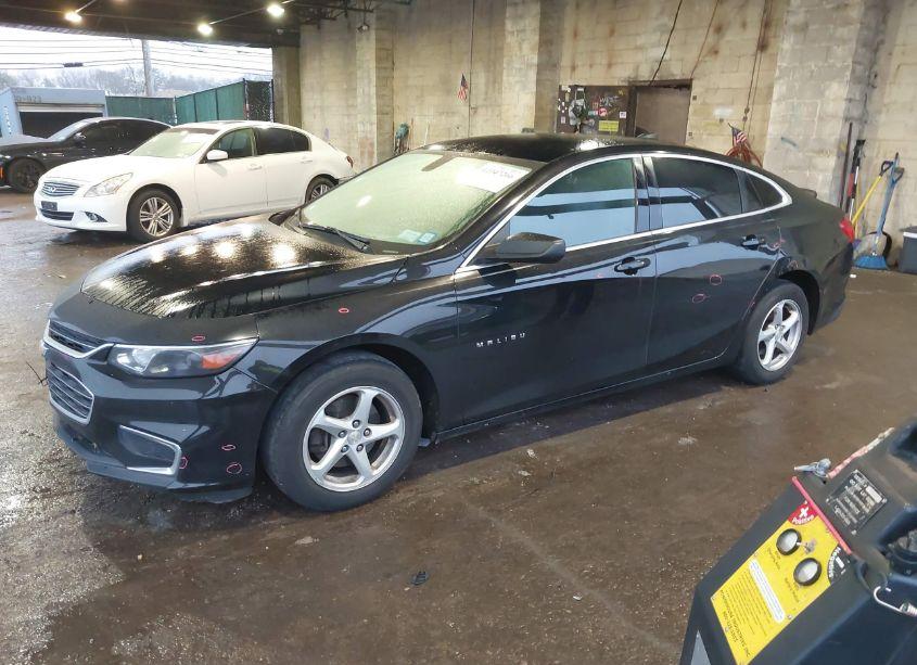 Photo 2 of 2017 Chevrolet Malibu LS (VIN 1G1ZB5ST4HF196113)