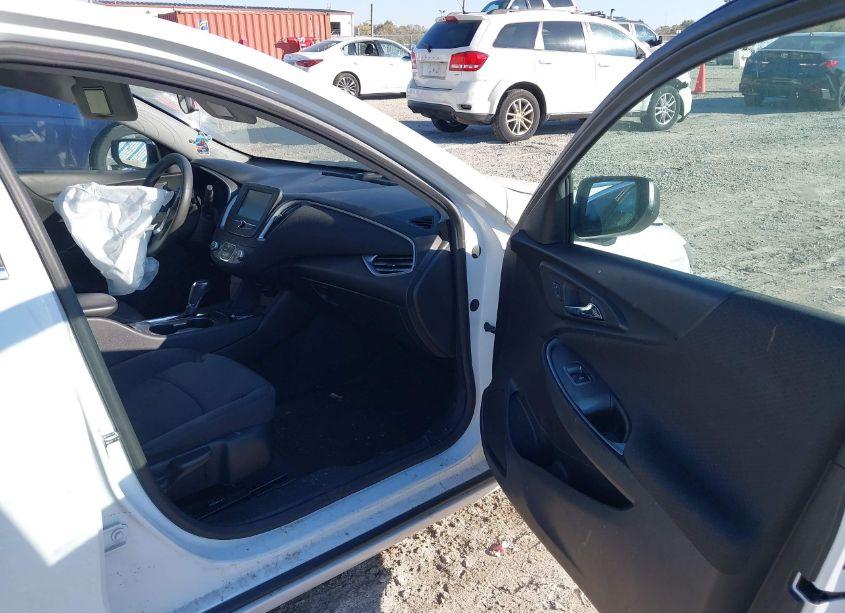 Photo 5 of 2017 Chevrolet Malibu LS (VIN 1G1ZB5ST4HF280741)