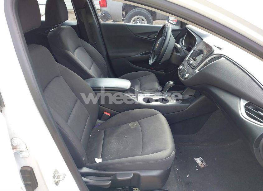 Photo 5 of 2019 Chevrolet Malibu 1LS (VIN 1G1ZB5ST4KF115621)