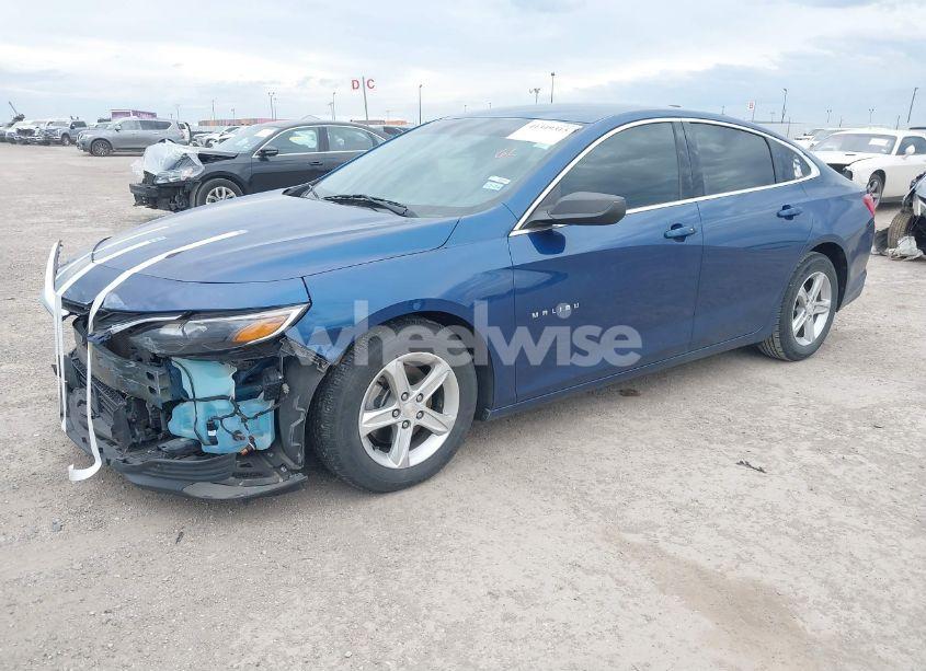 Photo 2 of 2019 Chevrolet Malibu 1LS (VIN 1G1ZB5ST4KF147792)