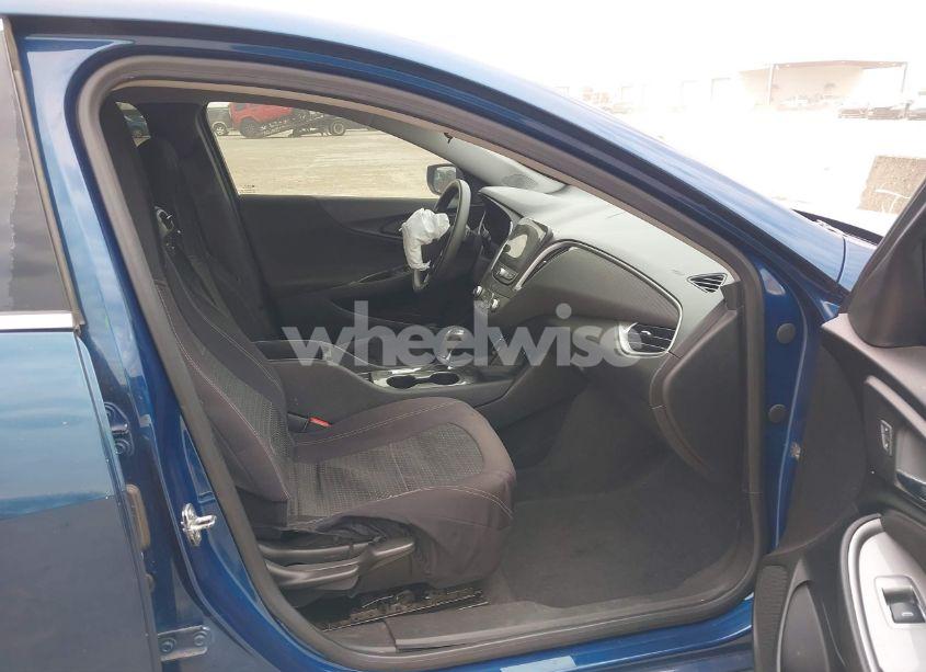 Photo 5 of 2019 Chevrolet Malibu 1LS (VIN 1G1ZB5ST4KF147792)