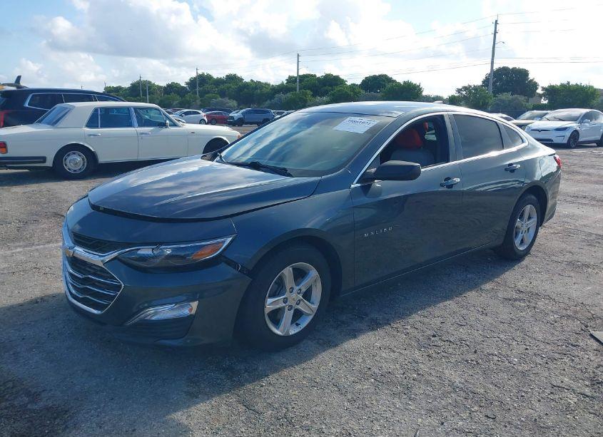Photo 2 of 2019 Chevrolet Malibu 1LS (VIN 1G1ZB5ST4KF174409)