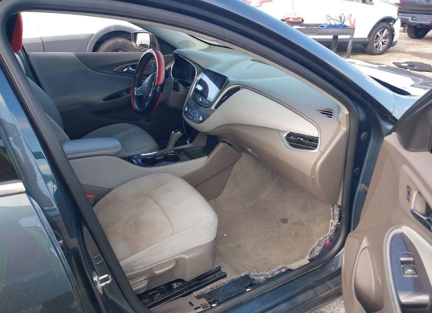 Photo 5 of 2019 Chevrolet Malibu 1LS (VIN 1G1ZB5ST4KF174409)