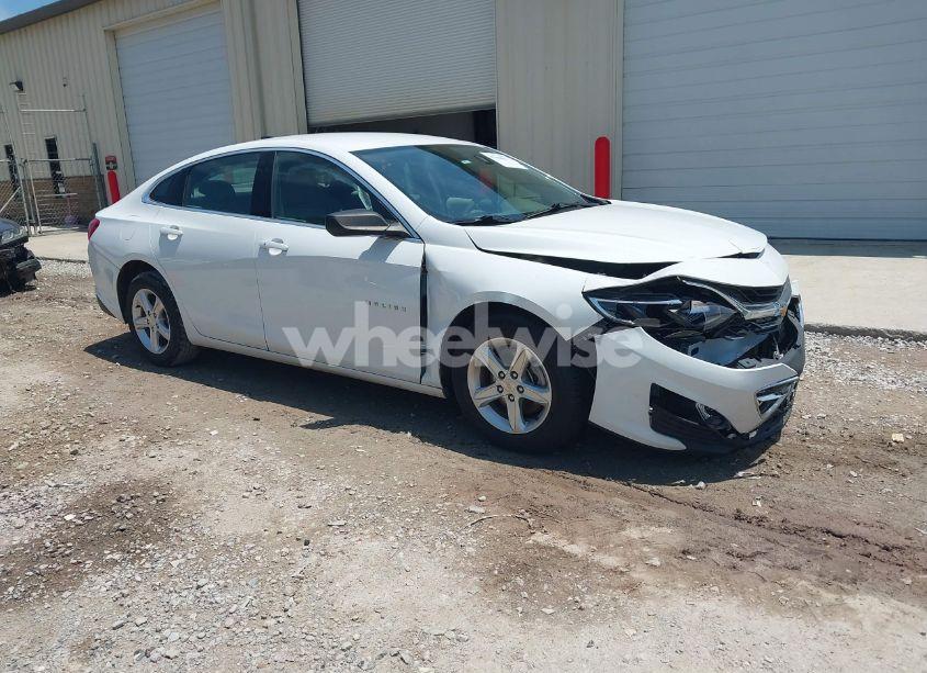 2022 Chevrolet Malibu FWD LS (VIN 1G1ZB5ST4NF146811) main photo
