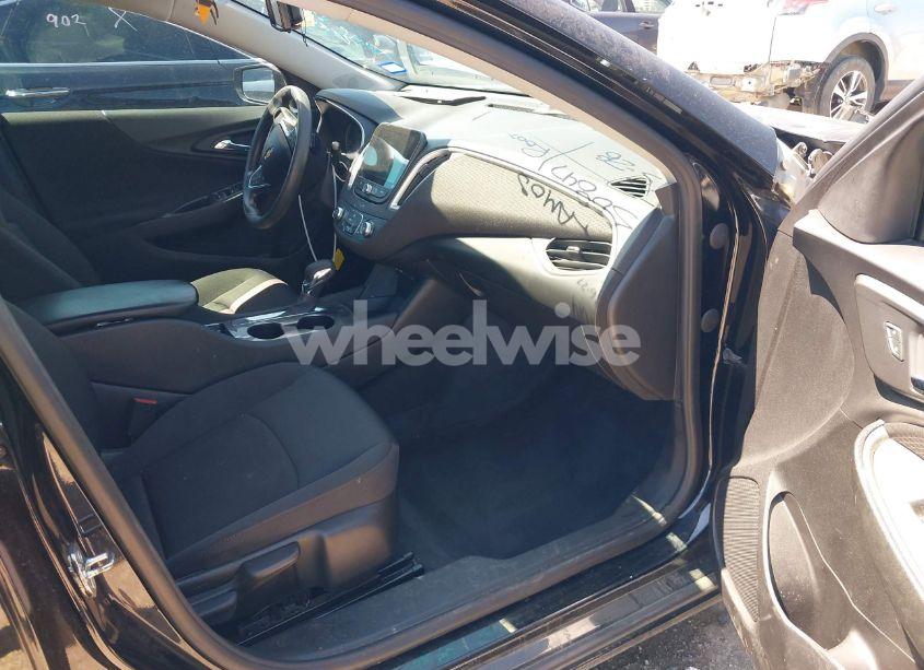 Photo 5 of 2022 Chevrolet Malibu FWD LS (VIN 1G1ZB5ST4NF188752)