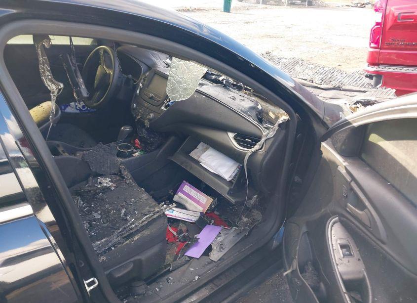 Photo 5 of 2016 Chevrolet Malibu LS (VIN 1G1ZB5ST5GF194918)