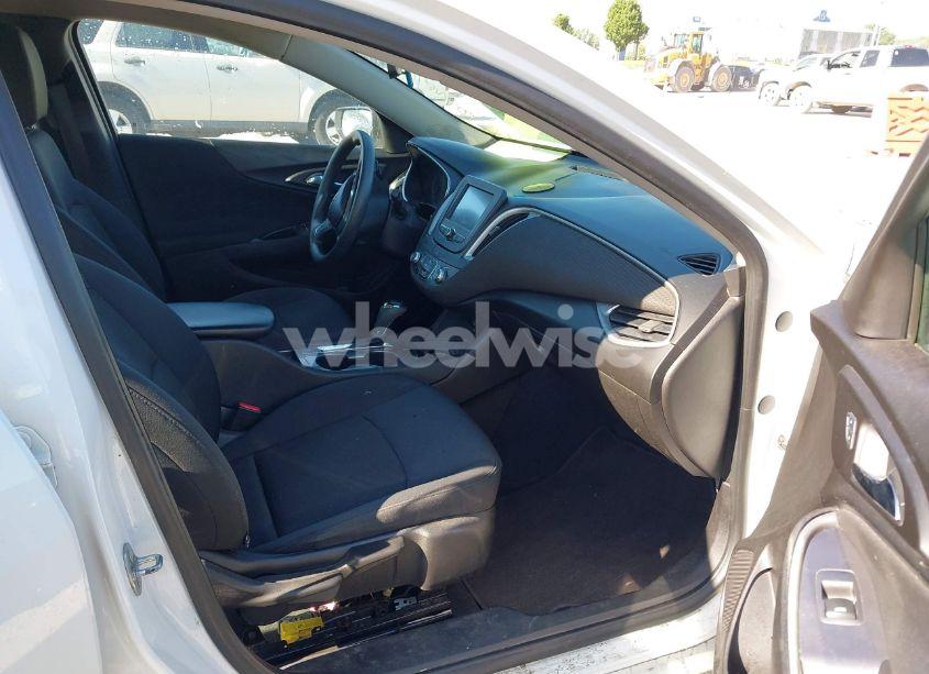 Photo 5 of 2016 Chevrolet Malibu LS (VIN 1G1ZB5ST5GF243762)