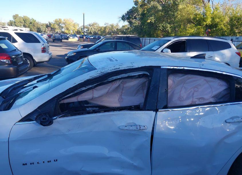 Photo 6 of 2017 Chevrolet Malibu LS (VIN 1G1ZB5ST5HF104555)