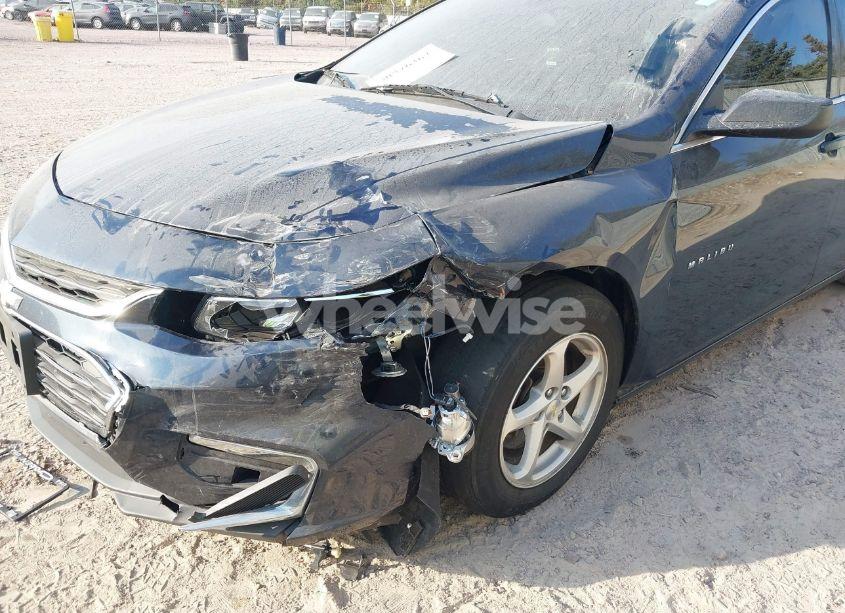 Photo 6 of 2017 Chevrolet Malibu LS (VIN 1G1ZB5ST5HF114261)