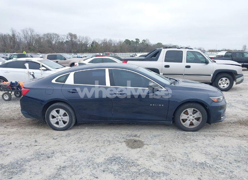 Photo 12 of 2017 Chevrolet Malibu LS (VIN 1G1ZB5ST5HF114485)