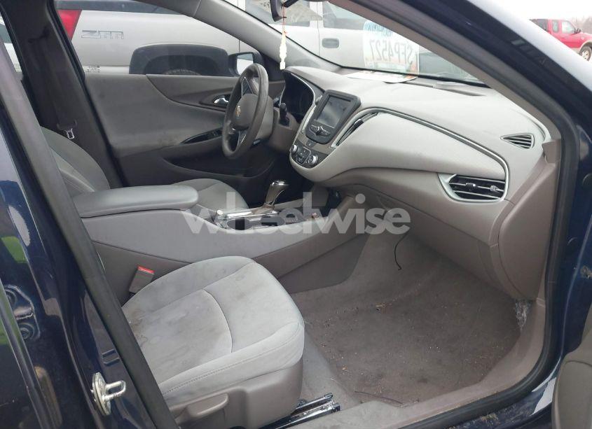 Photo 5 of 2017 Chevrolet Malibu LS (VIN 1G1ZB5ST5HF114485)