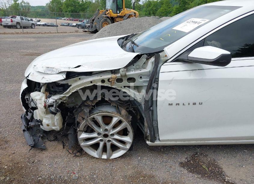 Photo 17 of 2017 Chevrolet Malibu LS (VIN 1G1ZB5ST5HF177635)