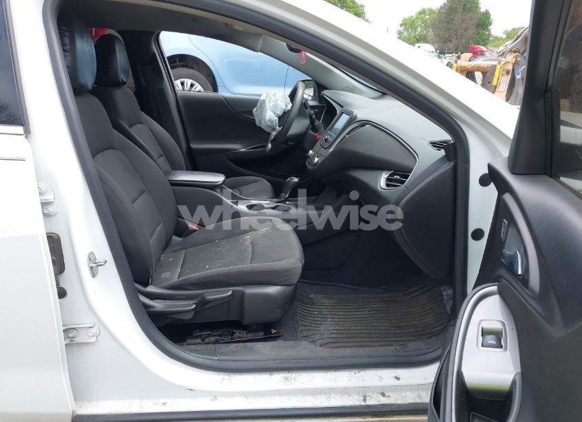 Photo 5 of 2017 Chevrolet Malibu LS (VIN 1G1ZB5ST5HF177635)