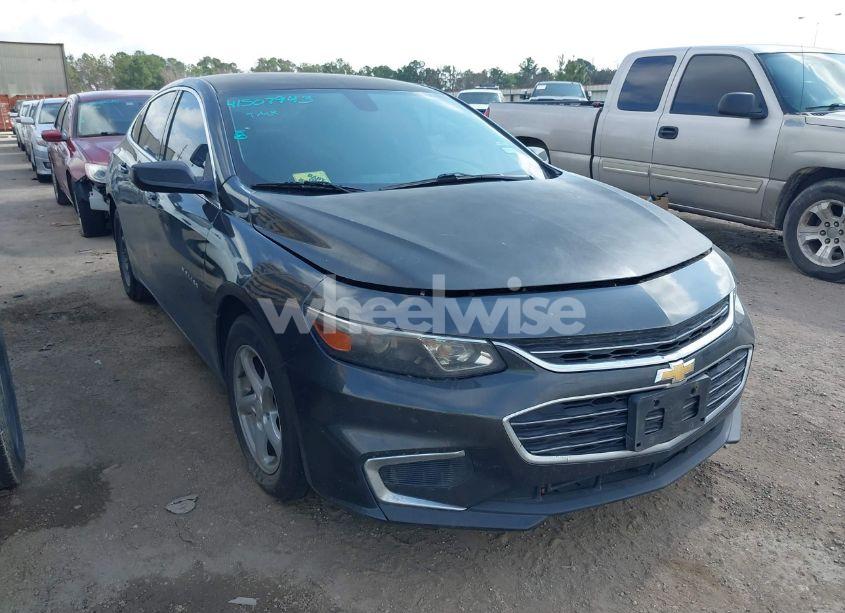 2017 Chevrolet Malibu LS (VIN 1G1ZB5ST5HF195570) main photo