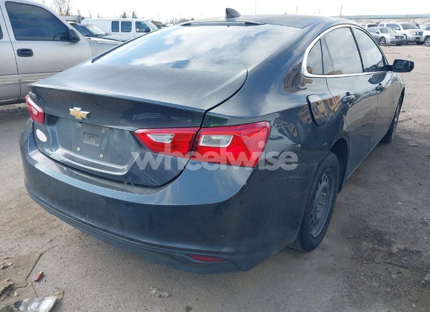 Photo 4 of 2017 Chevrolet Malibu LS (VIN 1G1ZB5ST5HF195570)
