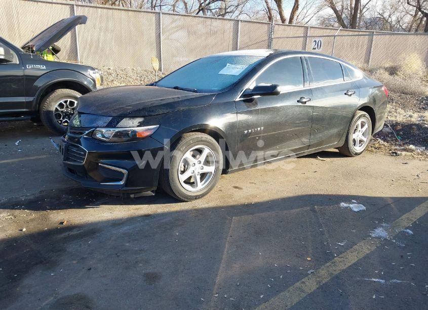 Photo 2 of 2017 Chevrolet Malibu LS (VIN 1G1ZB5ST5HF290632)
