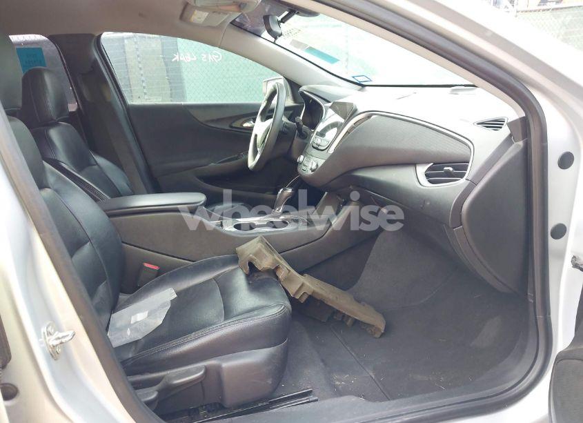 Photo 5 of 2019 Chevrolet Malibu 1LS (VIN 1G1ZB5ST5KF199366)