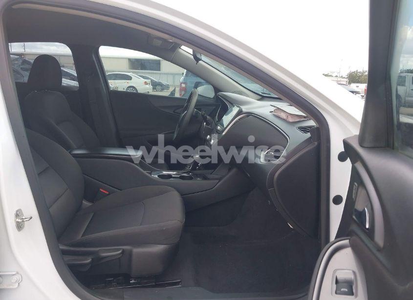 Photo 5 of 2019 Chevrolet Malibu 1LS (VIN 1G1ZB5ST5KF223956)