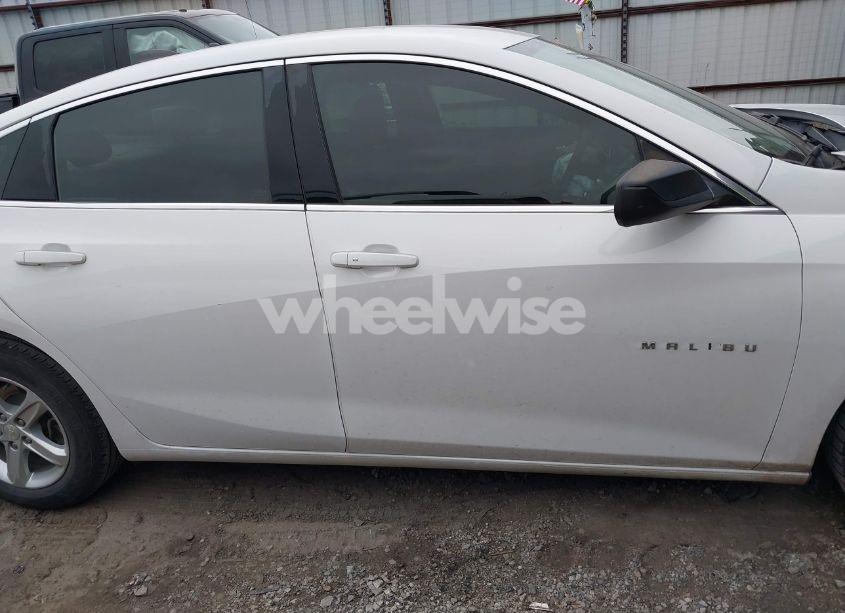 Photo 14 of 2020 Chevrolet Malibu FWD LS (VIN 1G1ZB5ST5LF000852)