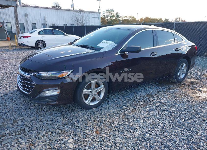 Photo 2 of 2020 Chevrolet Malibu FWD LS (VIN 1G1ZB5ST5LF010037)