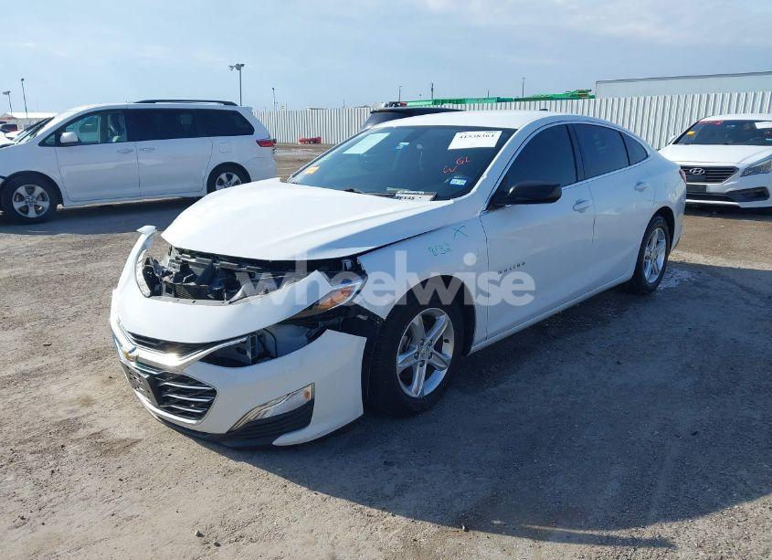 Photo 2 of 2021 Chevrolet Malibu FWD LS (VIN 1G1ZB5ST5MF054928)
