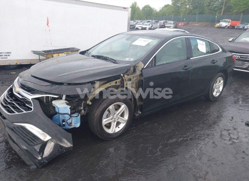 Photo 2 of 2022 Chevrolet Malibu FWD LS (VIN 1G1ZB5ST5NF192051)