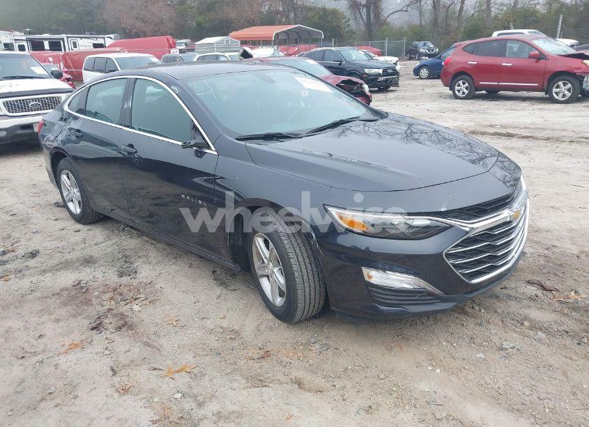 2022 Chevrolet Malibu FWD LS (VIN 1G1ZB5ST5NF198769) main photo