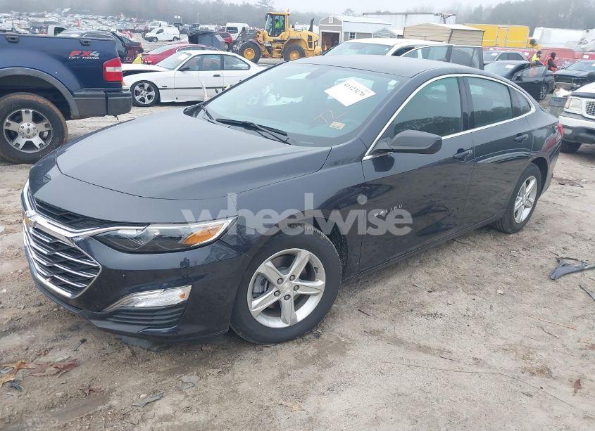 Photo 2 of 2022 Chevrolet Malibu FWD LS (VIN 1G1ZB5ST5NF198769)