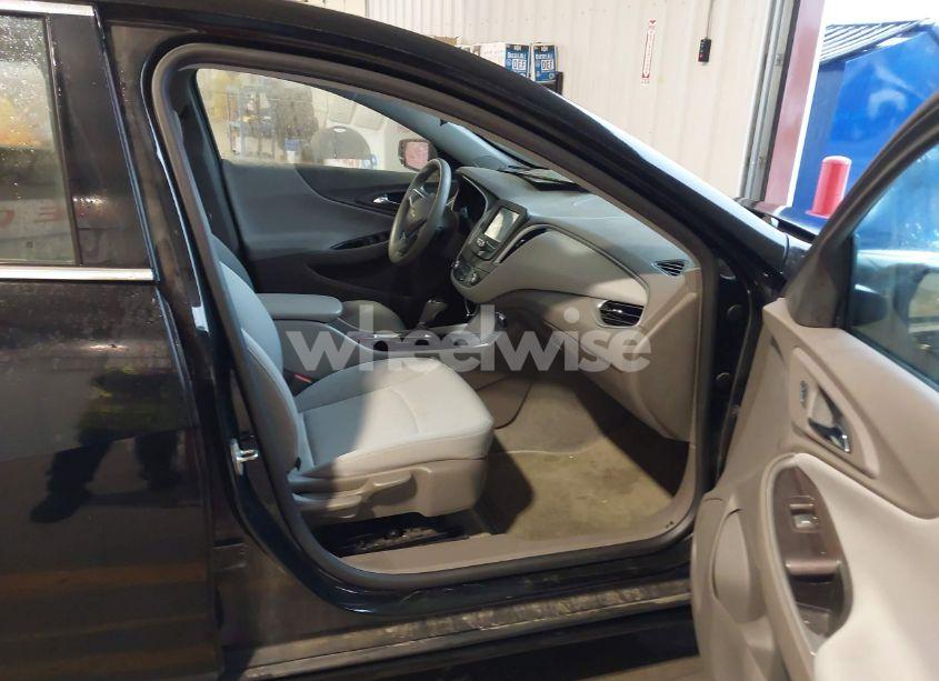 Photo 5 of 2016 Chevrolet Malibu LS (VIN 1G1ZB5ST6GF211340)