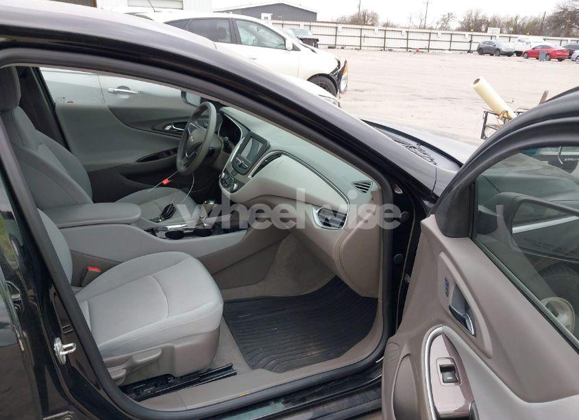 Photo 5 of 2016 Chevrolet Malibu LS (VIN 1G1ZB5ST6GF333938)