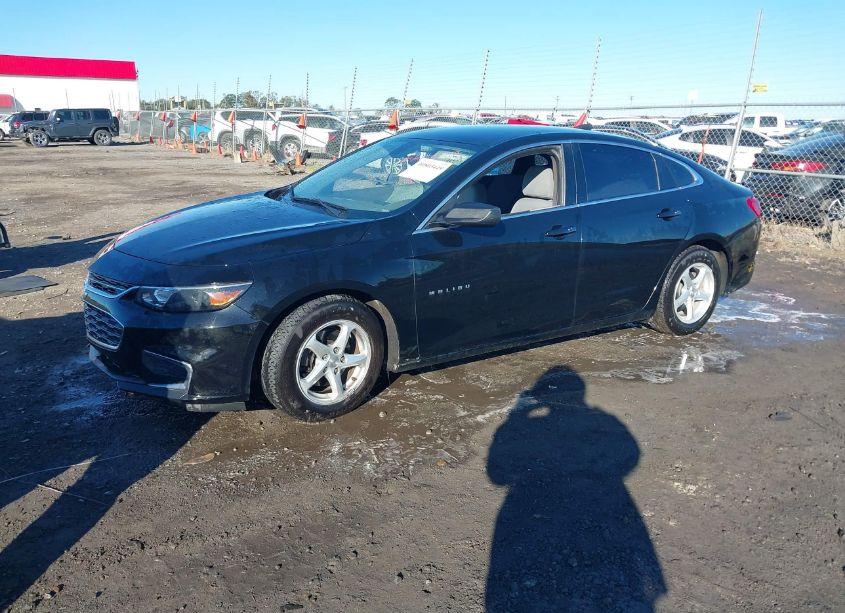 Photo 2 of 2017 Chevrolet Malibu LS (VIN 1G1ZB5ST6HF179068)