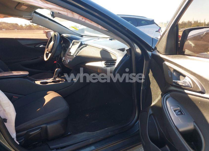 Photo 5 of 2017 Chevrolet Malibu LS (VIN 1G1ZB5ST6HF207337)