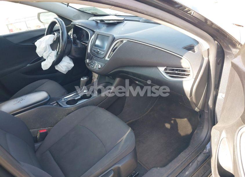 Photo 5 of 2018 Chevrolet Malibu 1LS (VIN 1G1ZB5ST6JF105560)