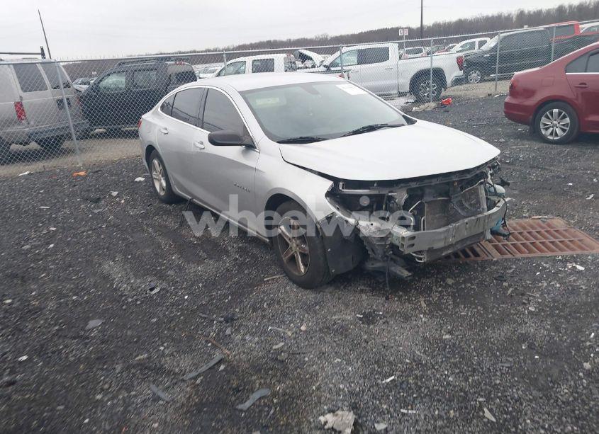 2020 Chevrolet Malibu FWD LS (VIN 1G1ZB5ST6LF117582) main photo