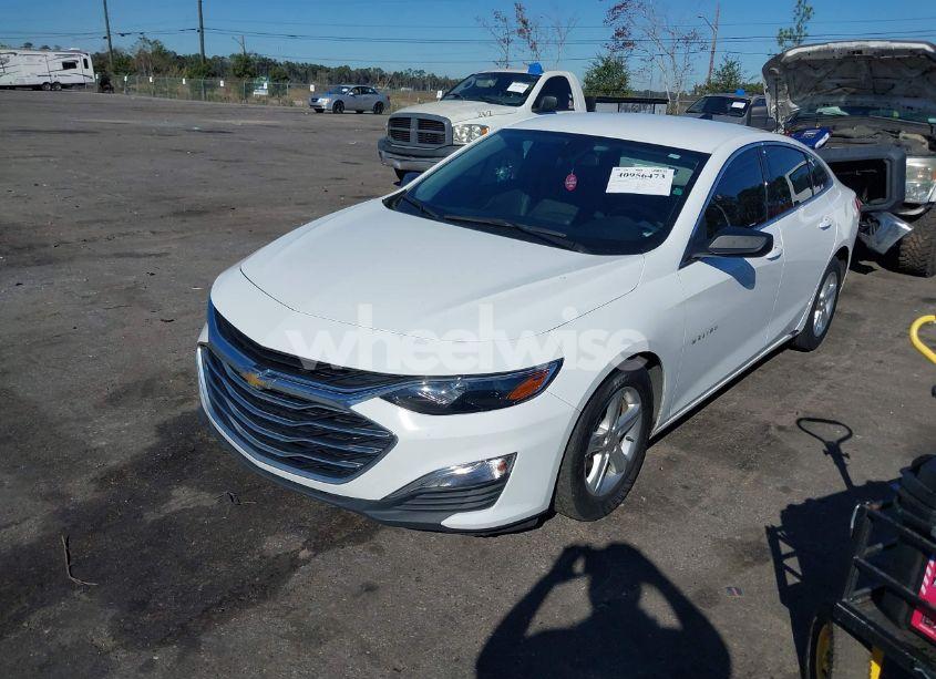Photo 2 of 2021 Chevrolet Malibu FWD LS (VIN 1G1ZB5ST6MF055943)